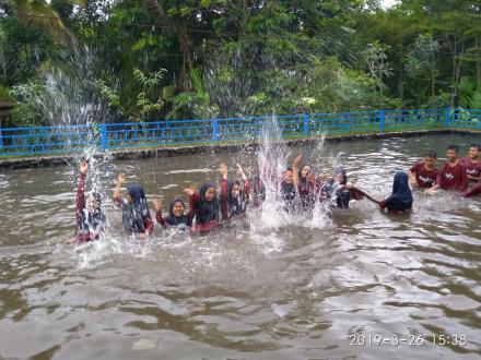 Tingkatkan Motivasi Menjelang UN, MTs Al-Furqon Sanden Adakan Outbond